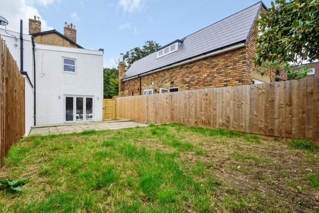 Amazing 3 Bed Interior Designed House With Garden - 114 The Hervey London Exterior photo