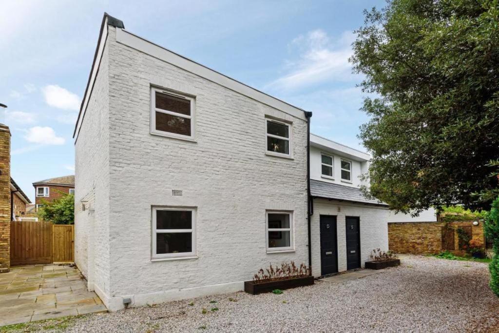 Amazing 3 Bed Interior Designed House With Garden - 114 The Hervey London Exterior photo
